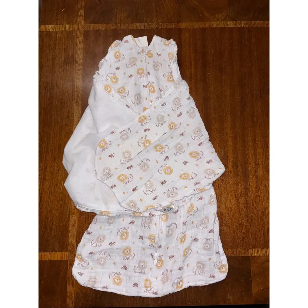 Halo baby Muslin lions sleep sack (size small 3-6 months / 13 - 18 lbs)